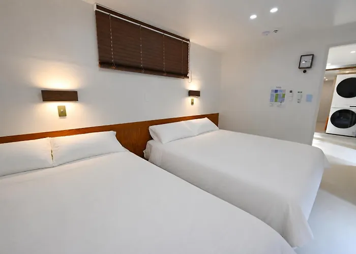 Holiday home Still Wood Mapo Hanok - Entire 100-year Hanok, Sleeps 11 *