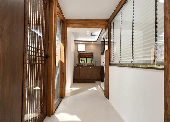 Holiday home Still Wood Mapo Hanok - Entire 100-year Hanok, Sleeps 11 Seoul
